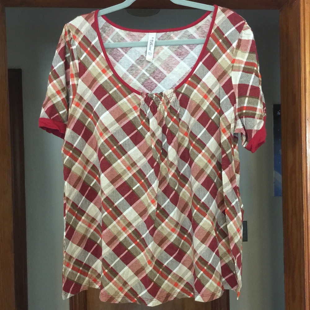 Beautiful lightly used & new blouses 👚